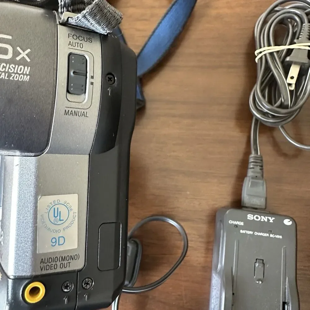 Sony Mavica MVC-FD88 Digital Still Camera Battery Charger Floppy Disk WORKS